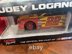 Joey Logano #22 Shell-PennzoilNASCAR 2015 Lionel Racing 124 Diecast Ford Fusion