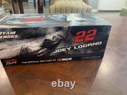 Joey Logano #22 Shell-PennzoilNASCAR 2015 Lionel Racing 124 Diecast Ford Fusion