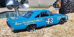 Richard Petty Custom Made #43 1967 Hart Fullerton Plymouth 1/24 Riverside