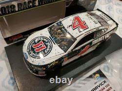 124 SIGNÉ 2018 #4 Kevin Harvick Utilisé en course PHOENIX VICTOIRE Diecast AVEC CONFETTIS /541