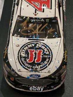 124 SIGNÉ 2018 #4 Kevin Harvick Utilisé en course PHOENIX VICTOIRE Diecast AVEC CONFETTIS /541