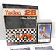 1984 Alan Kulwicki Hooter's Guide De Presse Nascar. Très Rare