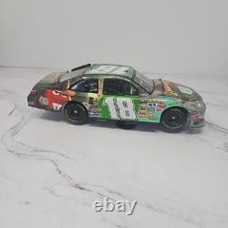 2008 NASCAR Racing Kyle Busch #18 M&Ms Indiana Jones Camry 1/24 Diecast DÉFECTUEUX