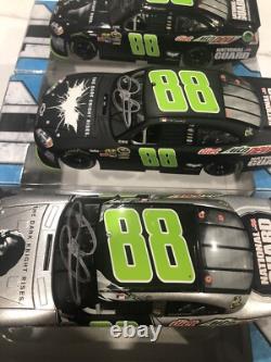 2012 Dale Jr #88 Ensemble de 3 Diet Dew Dark Knight Autographiés 1/24
