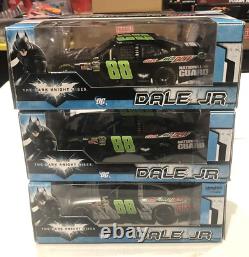 2012 Dale Jr #88 Ensemble de 3 Diet Dew Dark Knight Autographiés 1/24