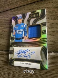 2025 Sélection Racing Cliff Daniels Mémorabilia Autographiée /99 #AM-CDL Chef d'Équipe