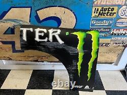 #98 Riley Herbst 2022 Monster Energy Nascar Course Usagé Panneau Qtr Arrière En Tôle