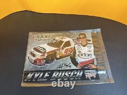 AUTOGRAPHIÉ Kyle Busch 2001 Voitures Héros Roush 99 Série de camions NASCAR RARE Jeune