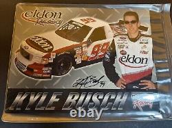 AUTOGRAPHIÉ Kyle Busch 2001 Voitures Héros Roush 99 Série de camions NASCAR RARE Jeune