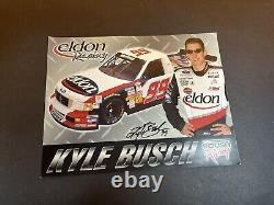 AUTOGRAPHIÉ Kyle Busch 2001 Voitures Héros Roush 99 Série de camions NASCAR RARE Jeune