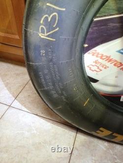 Affichage de pneu usagé de course Goodyear de Dale Earnhardt Sr Souvenirs de la Coupe Winston 27