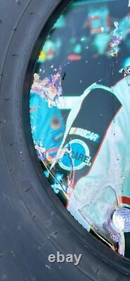 Affichage de pneu utilisé en course Goodyear de Dale Earnhardt Sr Souvenirs de la Winston Cup 27
