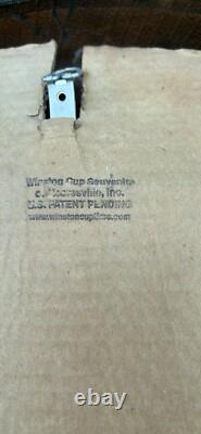 Affichage de pneu utilisé en course Goodyear de Dale Earnhardt Sr Souvenirs de la Winston Cup 27