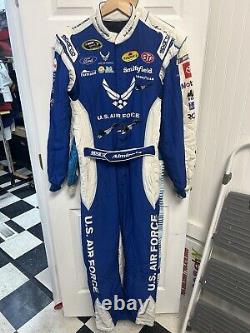Aric Almirola #43 U. S. Air Force Combinaison de pilote signée utilisée lors d'une course Nascar