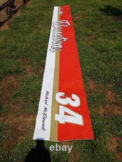 Bannière murale utilisée lors de la course NASCAR de Michael McDowell et Bill Elliott à Darlington.