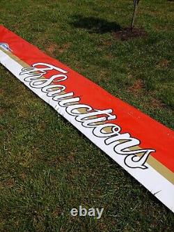 Bannière murale utilisée lors de la course NASCAR de Michael McDowell et Bill Elliott à Darlington.