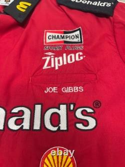 CHEMISE DE L'ÉQUIPE DE PIT DE COURSE McDONALD'S D'ORIGINE UTILISÉE PAR JOE GIBBS + SIGNÉE