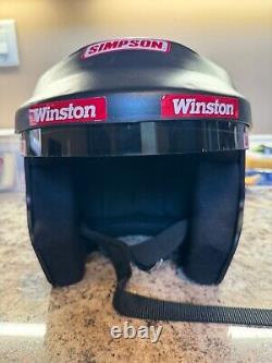 Casque Simpson utilisé lors de la course de légendes NASCAR Vintage 1991 Junior Johnson