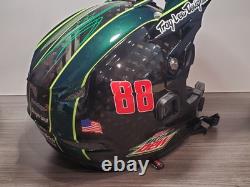 Casque Troy Lee authentique utilisé en course HMS de Dale Jr #88 Pit Crew Slingerland 2013 +