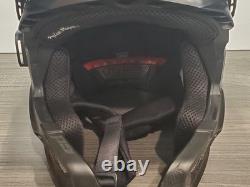 Casque Troy Lee authentique utilisé en course HMS de Dale Jr #88 Pit Crew Slingerland 2013 +