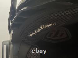 Casque Troy Lee authentique utilisé en course HMS de Dale Jr #88 Pit Crew Slingerland 2013 +