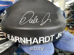 Casque de pilote utilisé en course signé Dale Earnhardt Jr Budweiser DEI Nascar