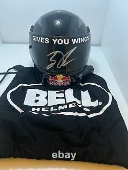 Casque mini signé par Brian Vickers #83 de l'équipe Red Bull Racing Team NASCAR 2008