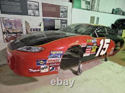 Châssis et carrosserie uniquement de la Toyota de Michael Annett utilisée en course NASCAR