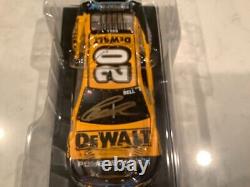 Christopher Bell Signé 2023 Diecast de la Victoire de Course Dewalt Bristol & Carte