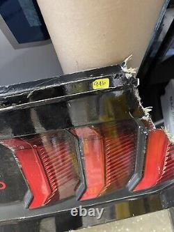 Cole Custer #00 2023 Xfinity Production Alliance Nascar Race Used Bumper #946  <br/>



Cole Custer #00 2023 Xfinity Production Alliance Nascar Course Utilisé Pare-chocs #946