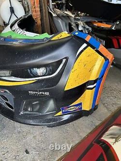 Corey LaJoie #7 2024 Iowa Hawkeyes Nascar Race Used Nose #7041
 <br/>
	    <br/>	 Corey LaJoie #7 2024 Iowa Hawkeyes Nascar Course Utilisé Nez #7041