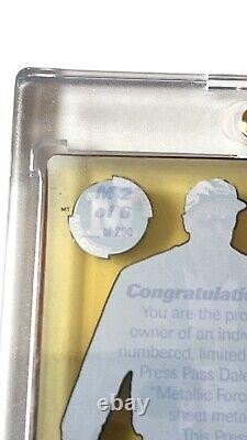 Dale Earnhardt 1996 PASSAGE DE PRESSE M-Force Vault 1ère carte en métal de feuille utilisée lors de la course No#