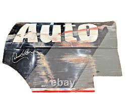 Darrell Waltrip #17 WESTERN AUTO PARTS Feuille Métallique Utilisée en Course Signée 27X18
