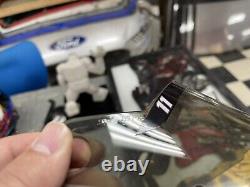 Denny Hamlin #11 2015 Casque de pilote utilisé lors de la course Nascar Fedex Joe Gibbs