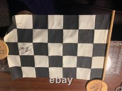 Drapeau signé par Dale Earnhardt