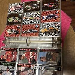 Fans de Course Lot de 207 Cartes de Course NASCAR en Excellent État dans un Dossier