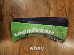 Kyle Busch #8 2024 Panneau d'aile en métal utilisé lors de la course de Darlington Goodyear NASCAR