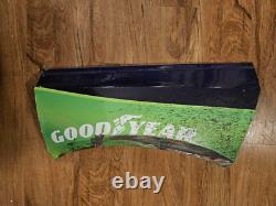 Kyle Busch #8 2024 Panneau d'aile en métal utilisé lors de la course de Darlington Goodyear NASCAR