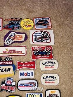Lot de 50 écussons de course vintage Nascar Speedway Winston Waltrip Petty Indy Beer.