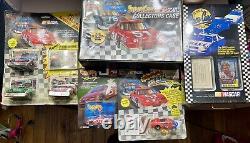 Lot de cartes collectionnables de voitures championnes de course NASCAR de Richard Petty et Bill Elliot.