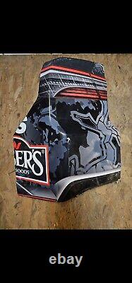 Martin Truex Bass Pro Shops #19 Pare-chocs arrière utilisé de course Nascar 2023