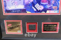 Mémoire montée, Jeff Gordon, pneu de course utilisé et plaque signée 15x17 Total