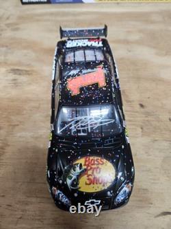 Modèle réduit 1/24 de Martin Truex Jr 2007 signé Bass Pro Shops victoire à Dover