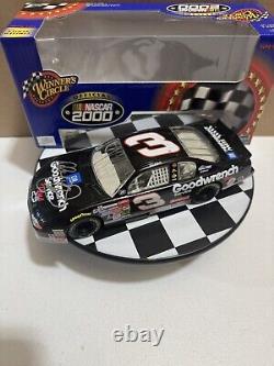 Modèle réduit en métal Diecast 124 de Dale Earnhardt #3 GM Goodwrench Winners Circle 2000 signé