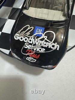 Modèle réduit en métal Diecast 124 de Dale Earnhardt #3 GM Goodwrench Winners Circle 2000 signé