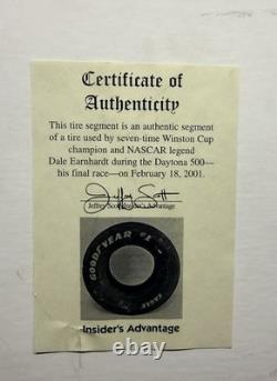 Morceau de pneu utilisé en course par Dale Earnhardt Sr au Daytona 500, encadré avec certificat d’authenticité, NASCAR n°3