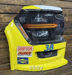 NASCAR #38 Chandler Smith 2025 Utilisé en Course Long John Silvers Coin Avant