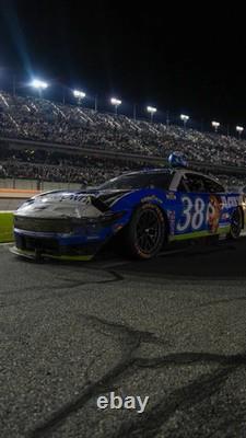 NASCAR #38 Zane Smith 2025 Course de Daytona d'août utilisée Panneau QTR Aaron's FRM