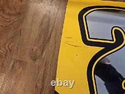 Panneau de métal de porte utilisé lors de la course de Watkins Glen 2022 de Christopher Bell #20