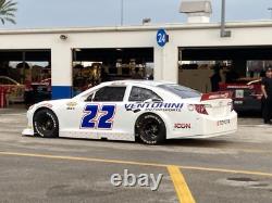 Panneau de porte de voiture d'essai Daytona 2024 utilisé en course NASCAR #22 Amber Balcaen